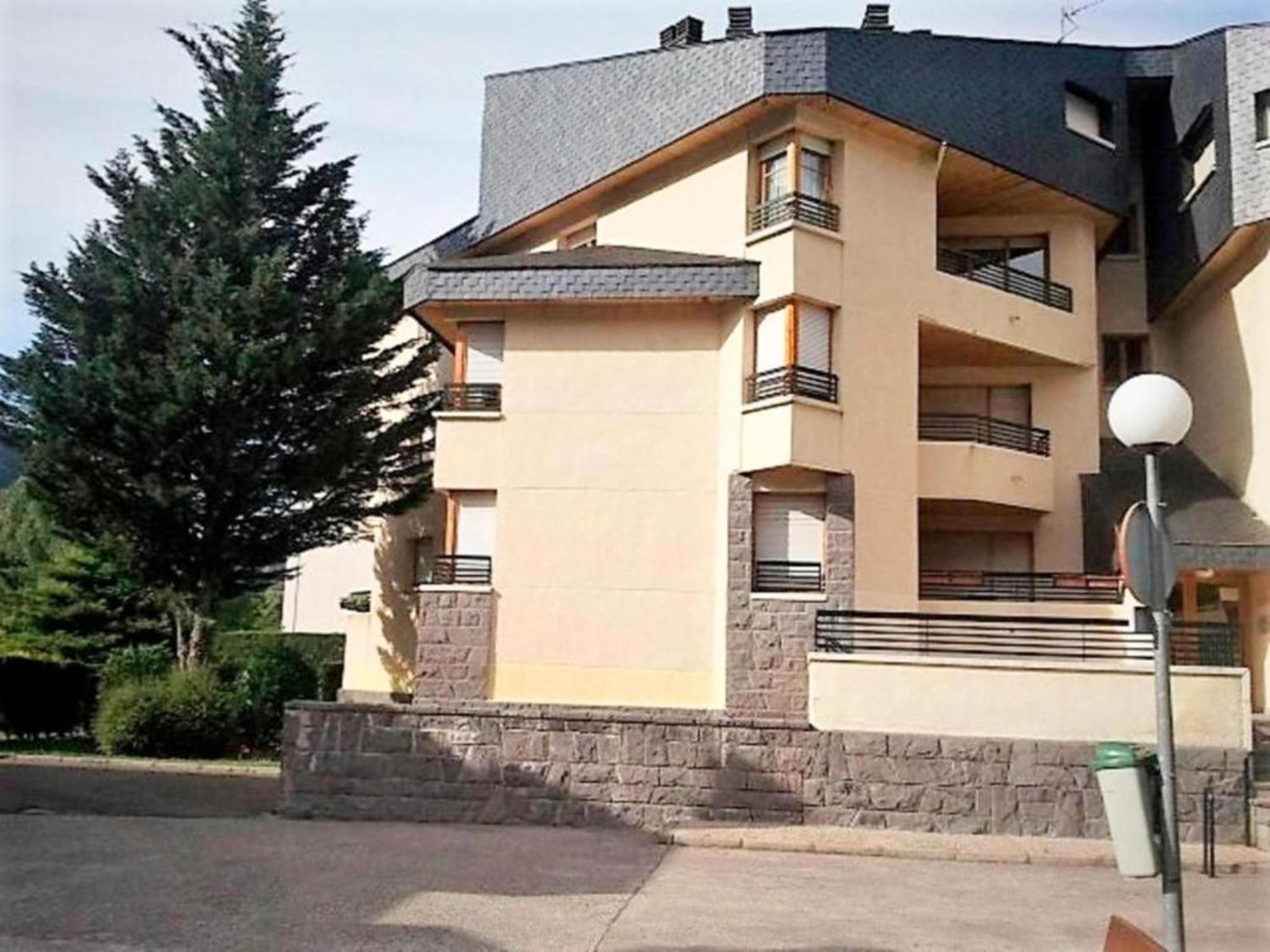 Apartamentos Valle De Tena - Biescas 3000 Buitenkant foto
